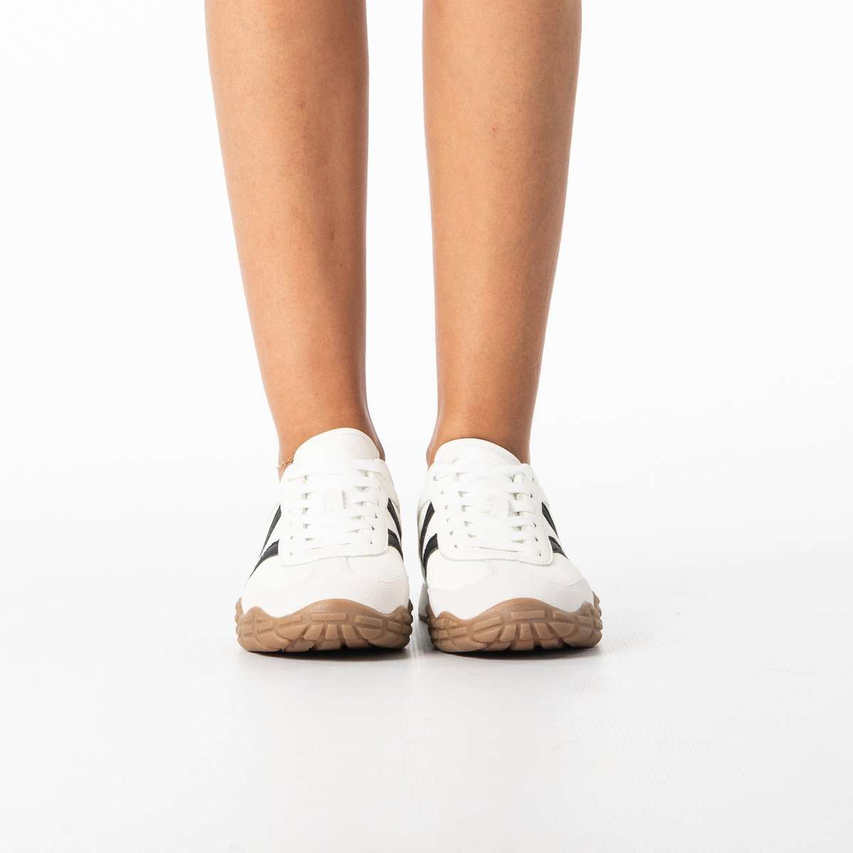 Honor women's retro runner sneaker with contrast panel detailing
