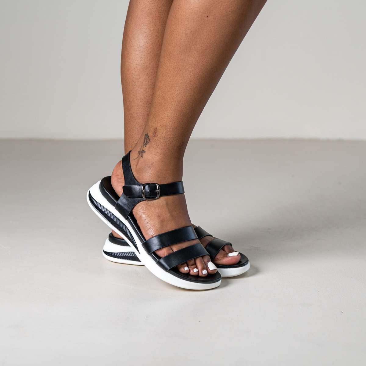 Lenovo adjustable buckle platform sandals