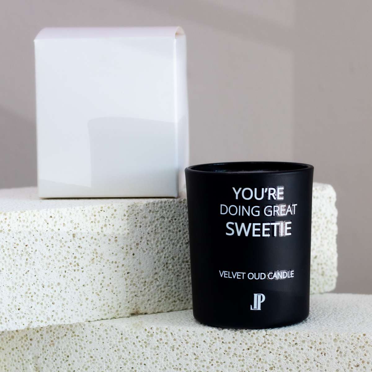LaMara Paris velvet oud candle
