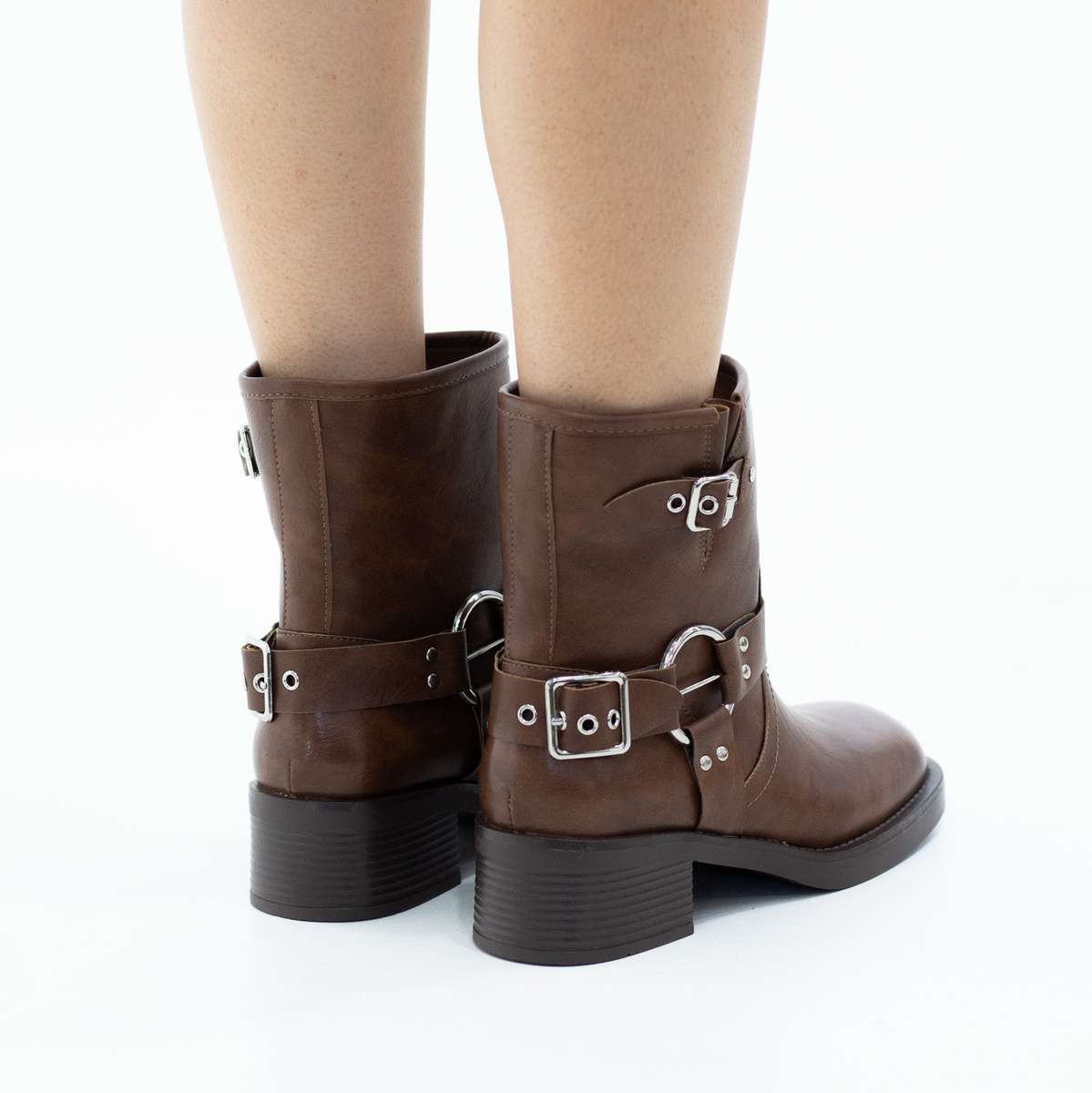 Brumby 4cm flat heel double belt buckle detailed ankle boot brown