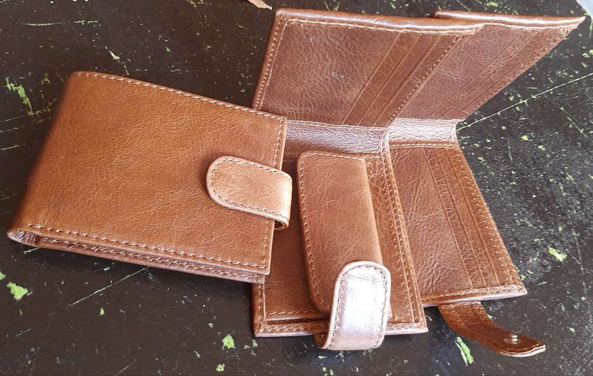 Men's wallets - Pecan tan for cards only without clip