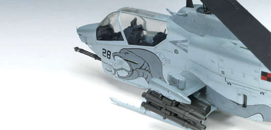 ACA12116 - Academy AH-1W Super Cobra 1/35