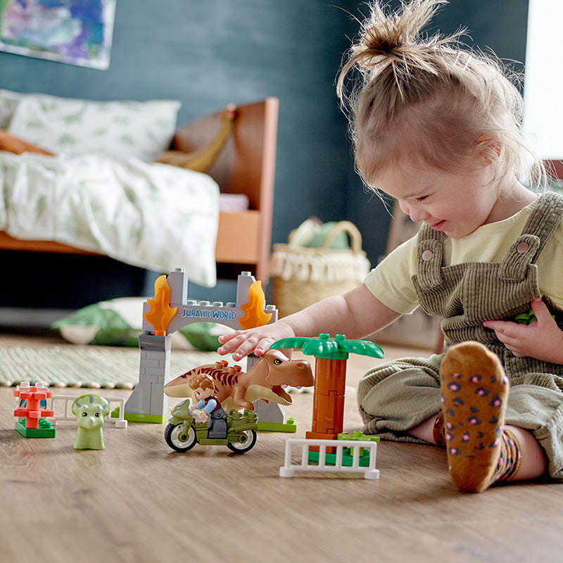 LEGO DUPLO Jurassic World T. rex and Triceratops Dinosaur Breakout 10939