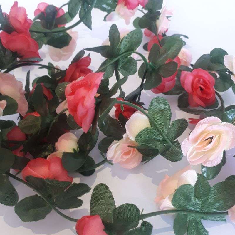 pink mini-rose flower strand