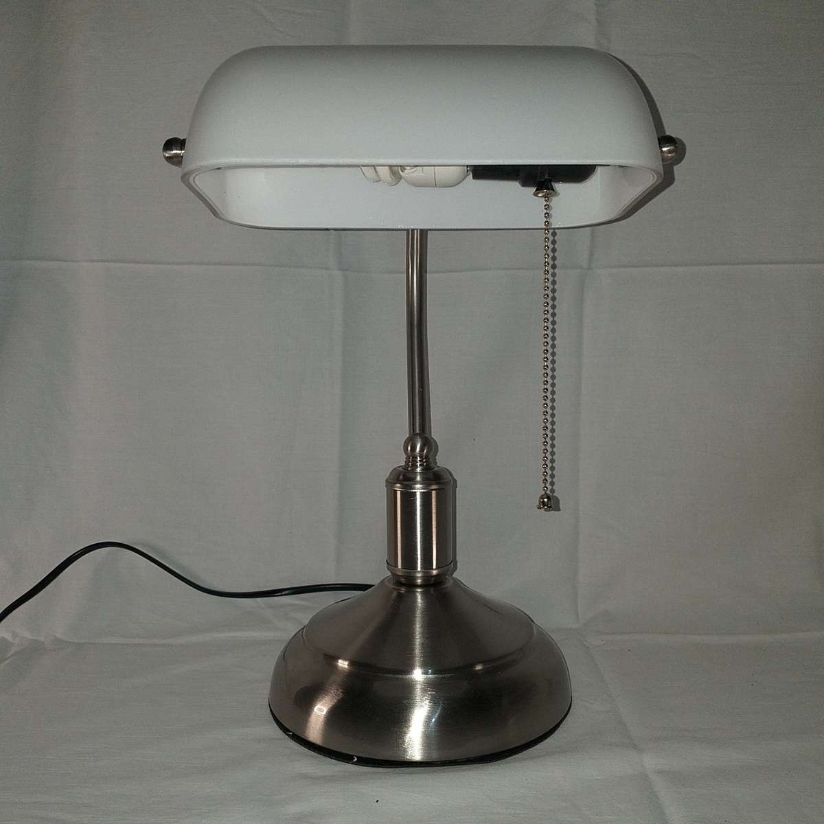 Bankers Lamp with Pull Switch - White