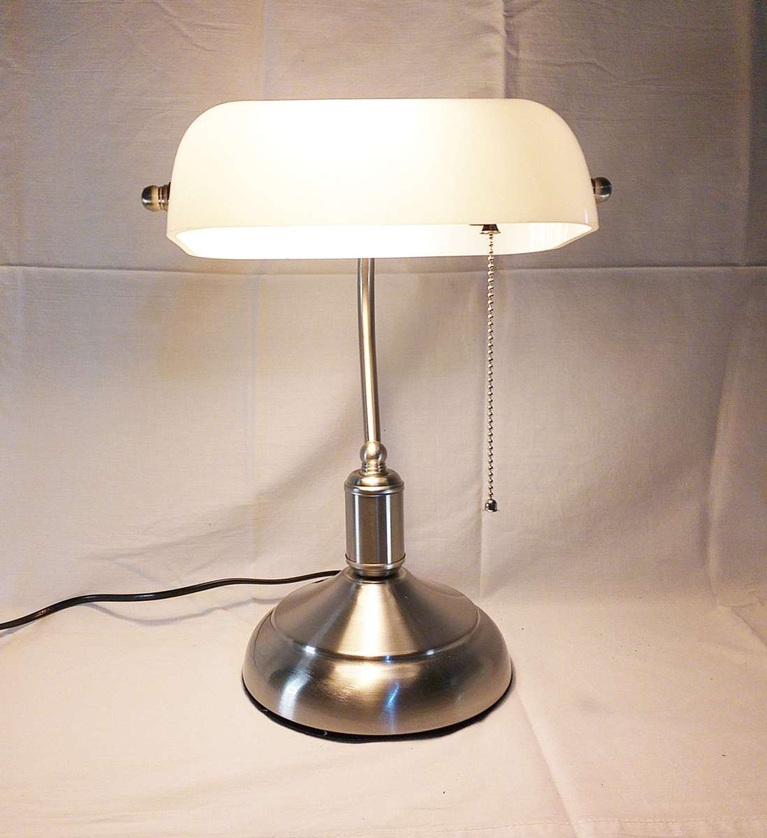 Bankers Lamp with Pull Switch - White