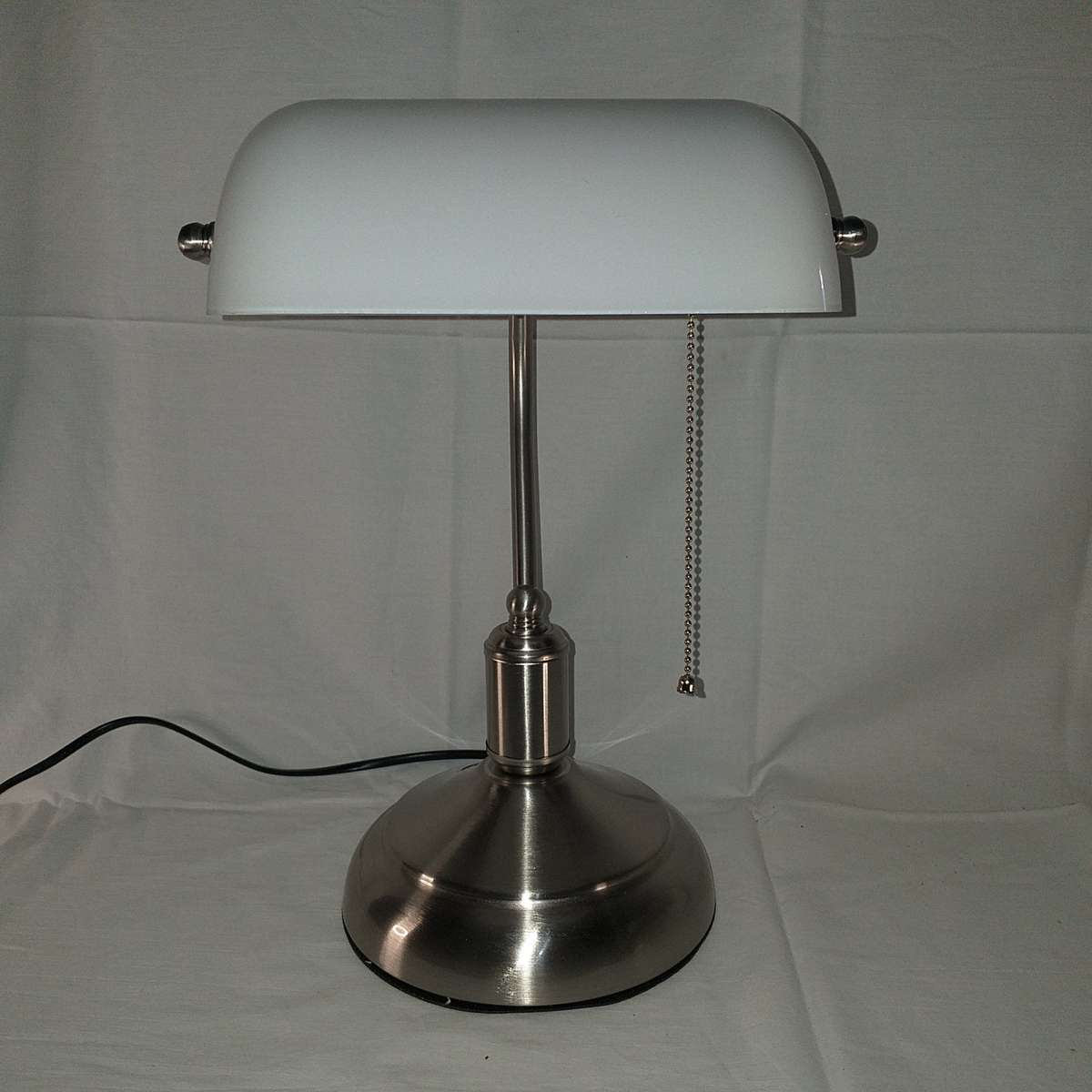Bankers Lamp with Pull Switch - White