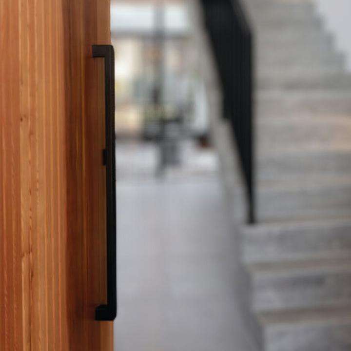 Square Straight Pull Handle in Matt Black