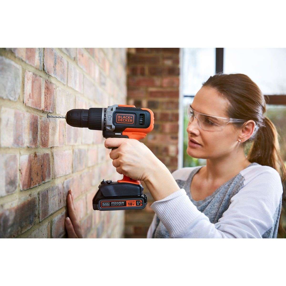 BLACK & DECKER 18V Cordless 2 Speed Hammer Drill  &  2 Batteries  &  Kitbox