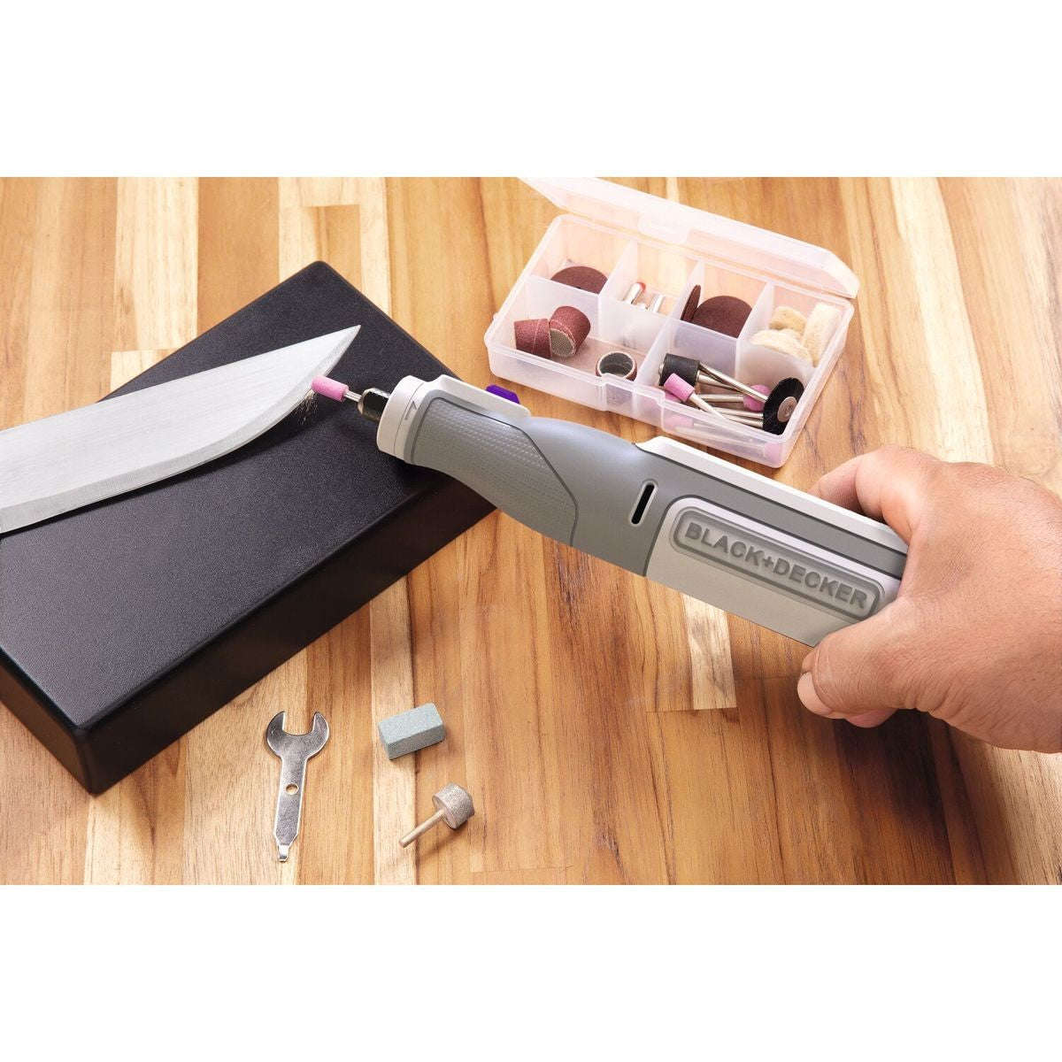 BLACK & DECKER 7.2V Cordless Pet Rotary Tool with Kit Box