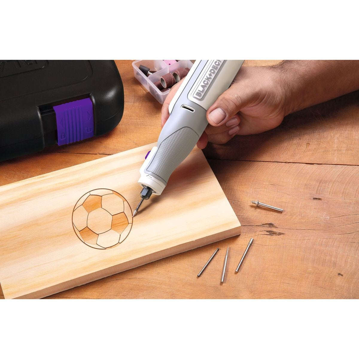 BLACK & DECKER 7.2V Cordless Pet Rotary Tool with Kit Box