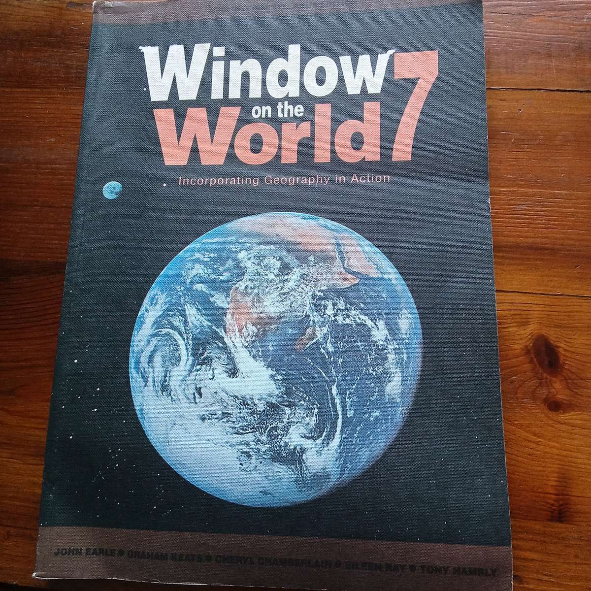 Window on the World 7 - Incorporating Geography in Action (John Earle et al.)