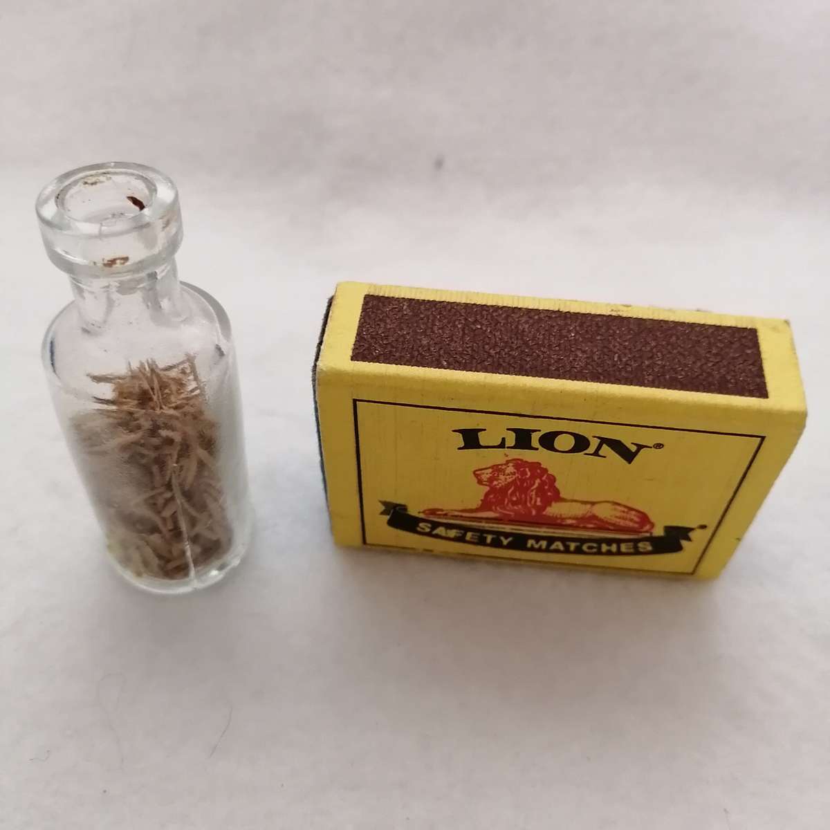 Small bottle with herbs (Miniature)