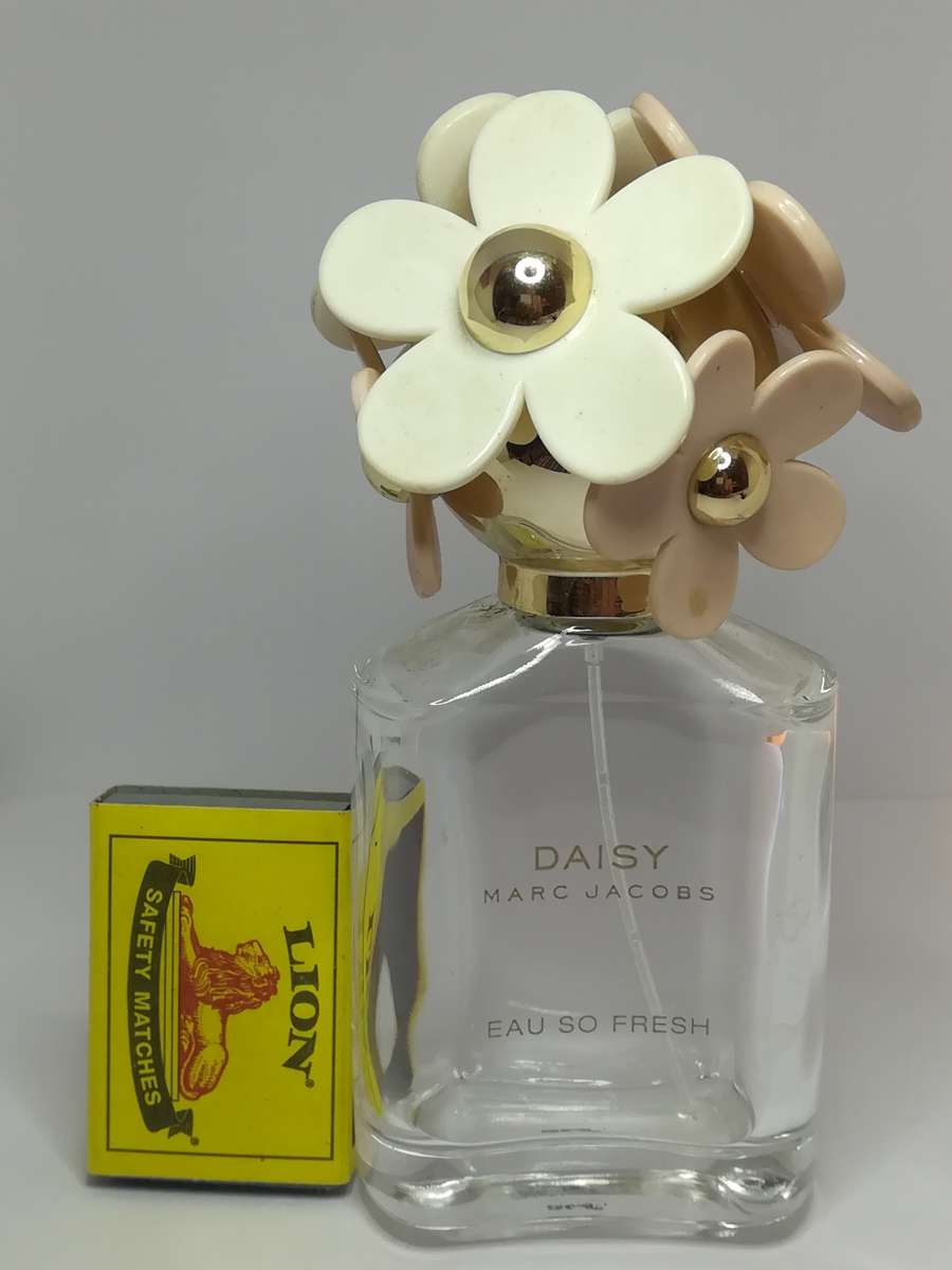 Perfume Bottle (Empty) - Daisy Eau So Fresh (Marc Jacobs)
