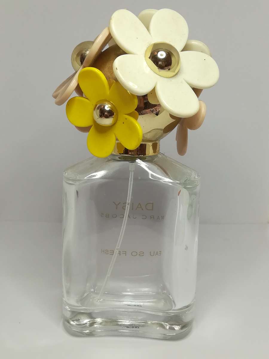 Perfume Bottle (Empty) - Daisy Eau So Fresh (Marc Jacobs)