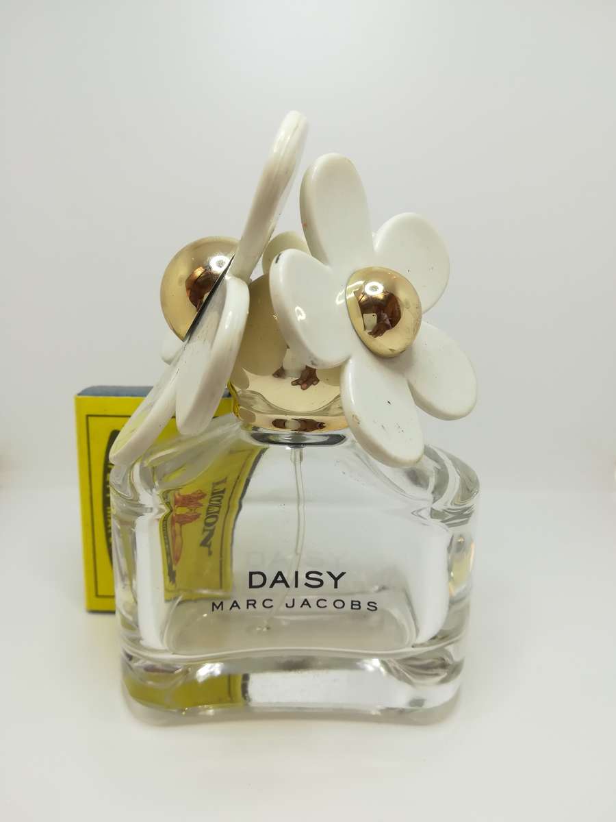 Perfume Bottle (Empty) - Daisy (Marc Jacobs)