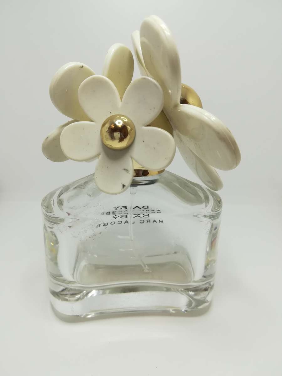 Perfume Bottle (Empty) - Daisy (Marc Jacobs)