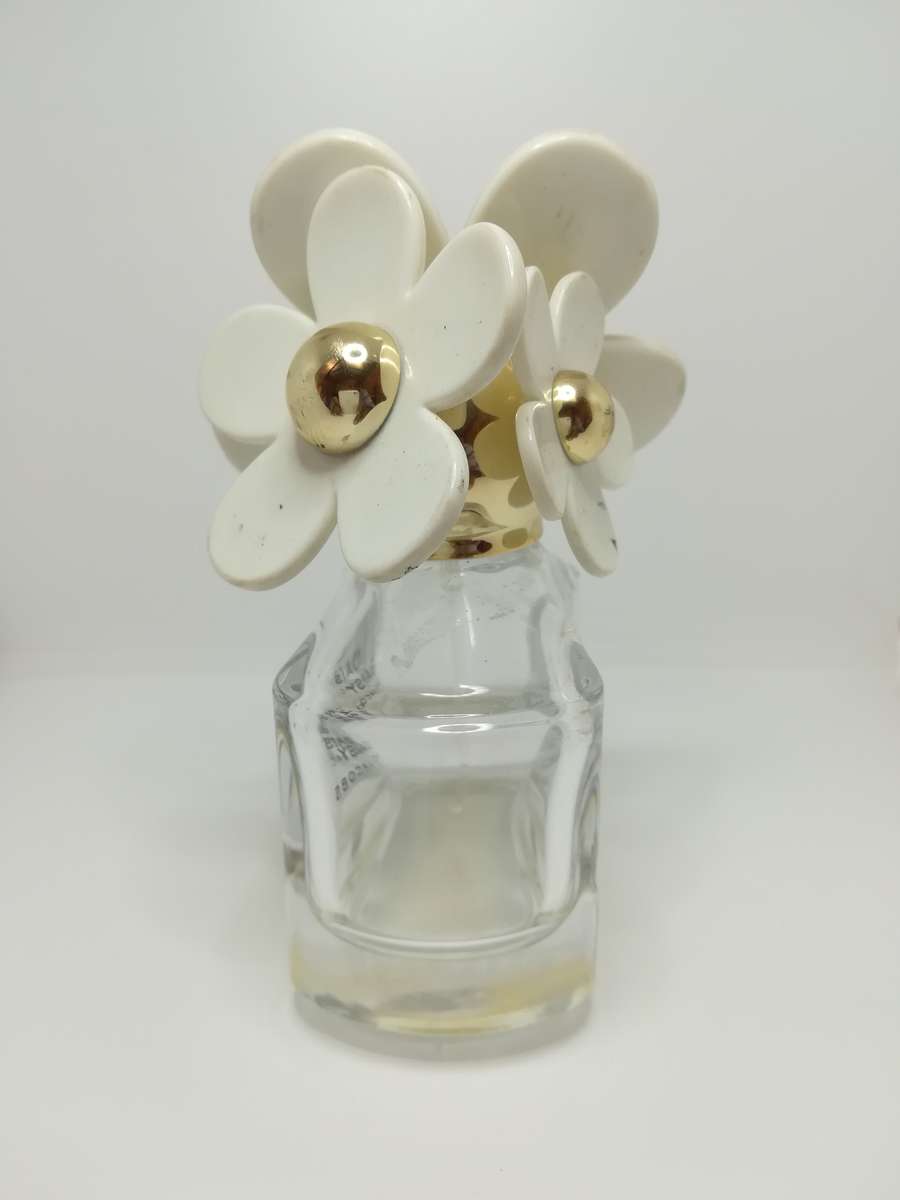 Perfume Bottle (Empty) - Daisy (Marc Jacobs)
