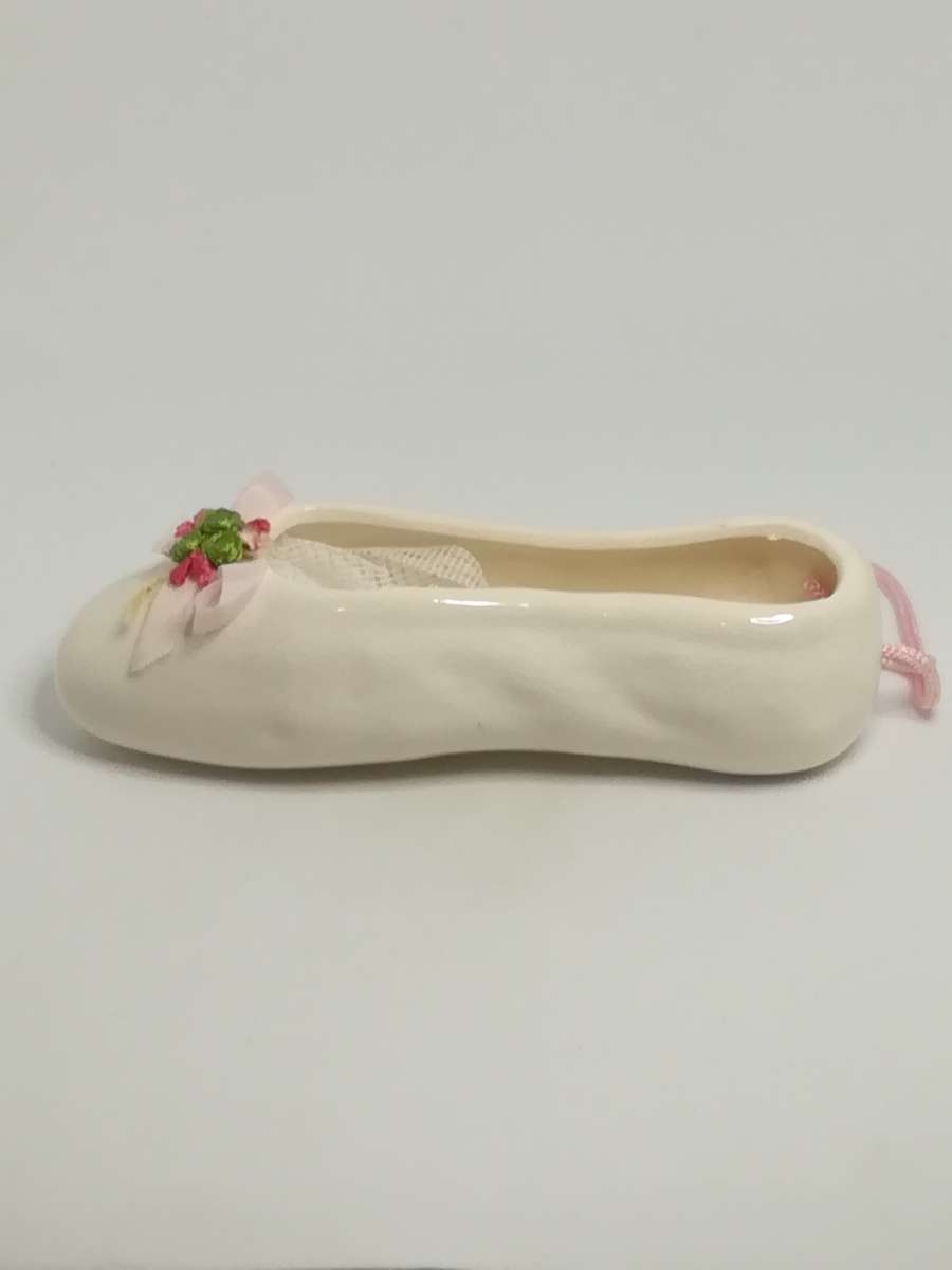 Small Single Pink Ceramic Ballet Slipper