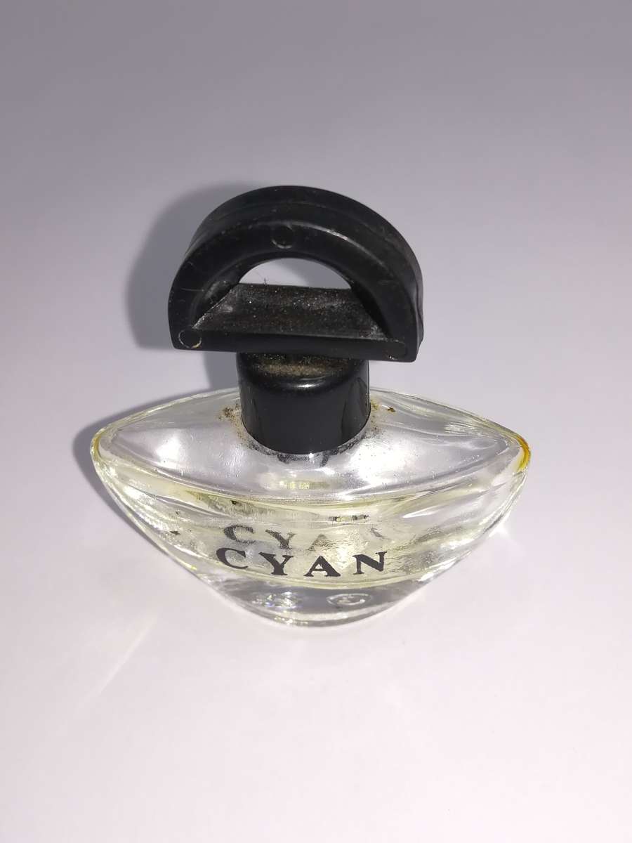 Miniature Perfume Bottle: Cyan - Avroy Shlain (5ml)