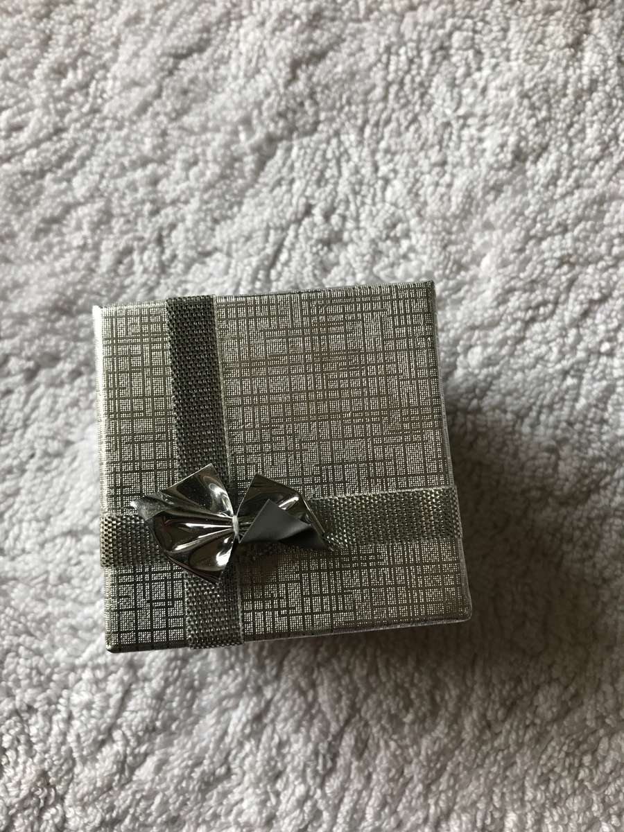 Gift Box Silver (50mm x 50mm x 33mm)