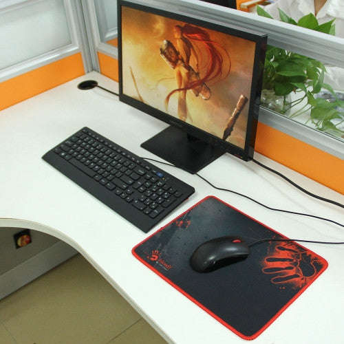 Slim Anti-Slip Bloody Pattern Soft Rubber Smooth Cloth Surface Game Mouse Pad Mat Size: 320 x 240...