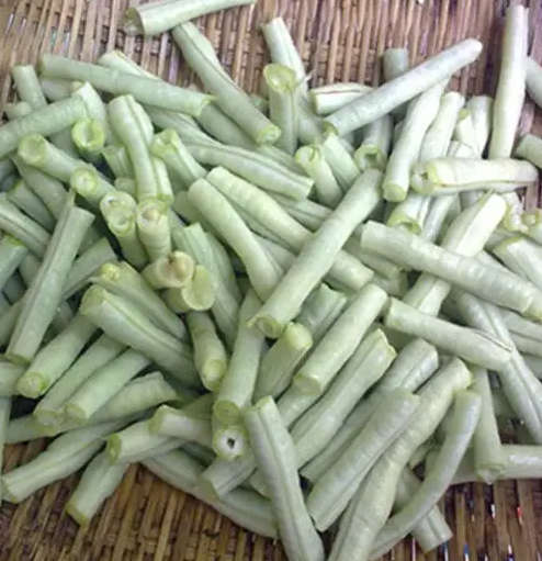 Chinese / Thai Yard Long White Beans - Heirloom Vegetable - Vigna sesquipedalis - 5 Seeds