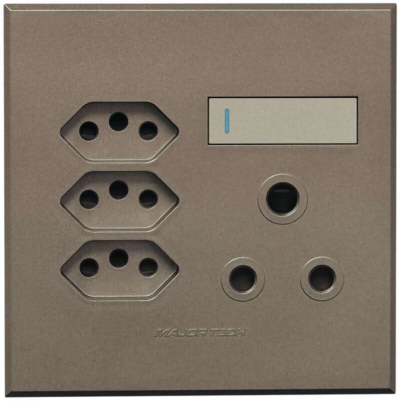 Veti 3 - 4 x 4 Single RSA, Triple V-Slim Sockets