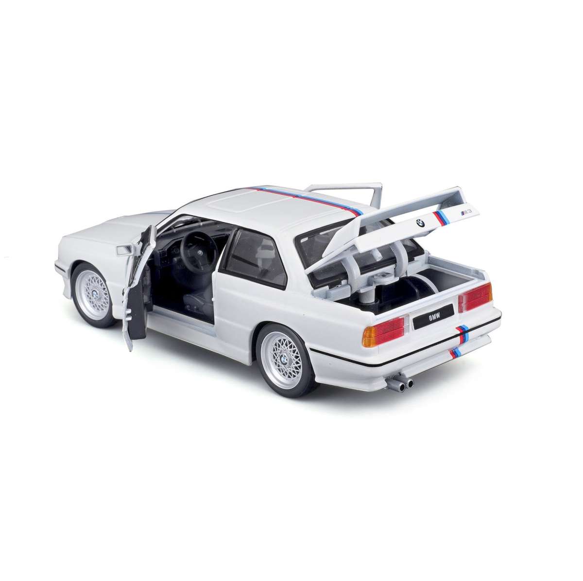BMW M3 E30 1988 (White) (scale 1 : 24)