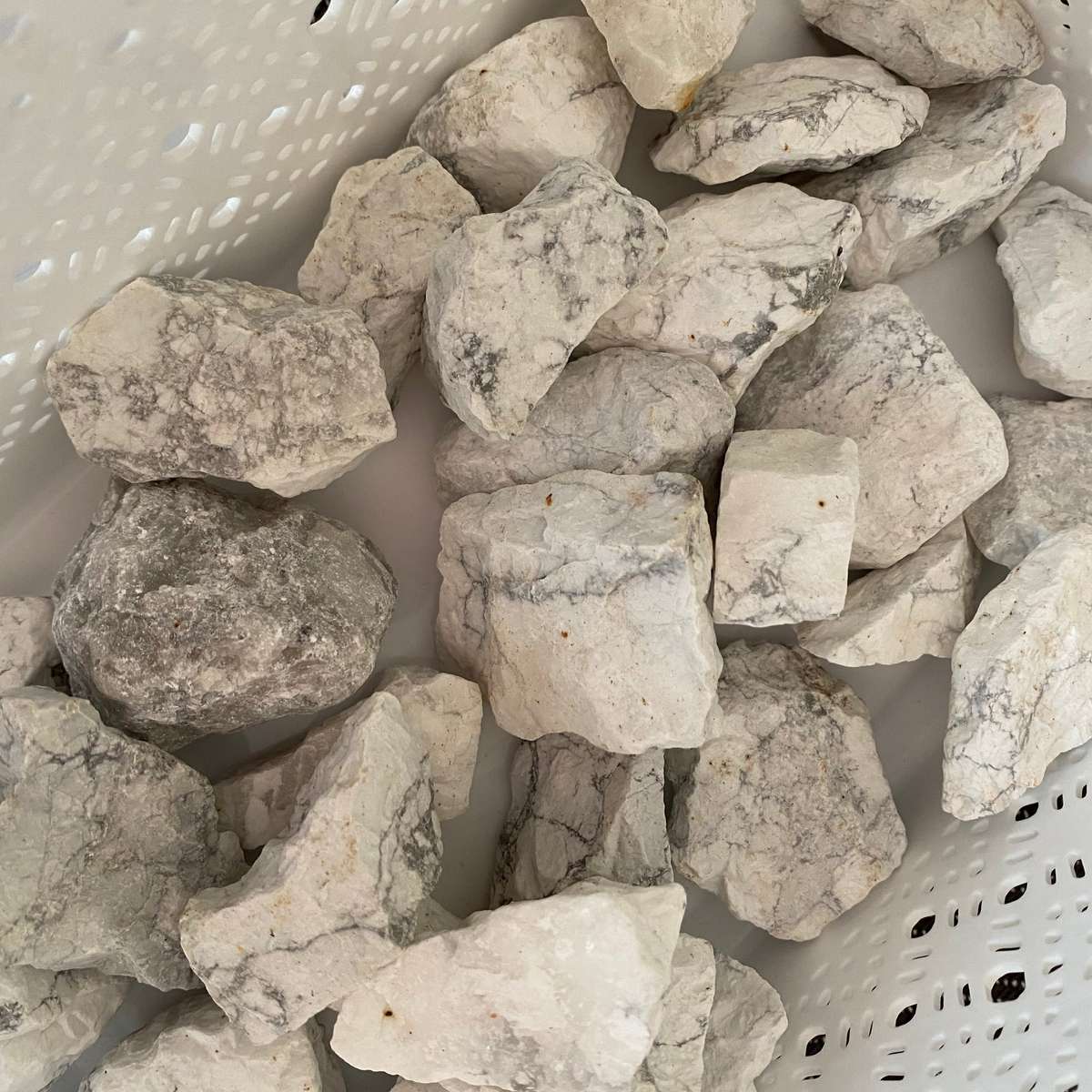 Howlite Rough