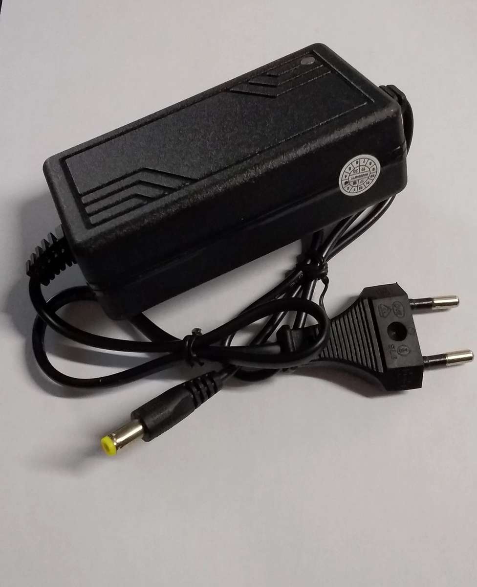 12v 2Amp Universal Power Supply