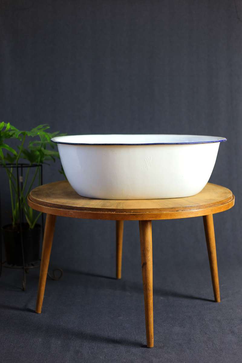 Vintage Enamel Wash Basin