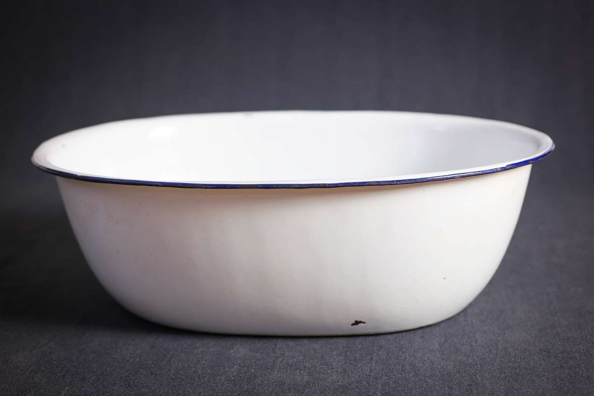 Vintage Enamel Wash Basin