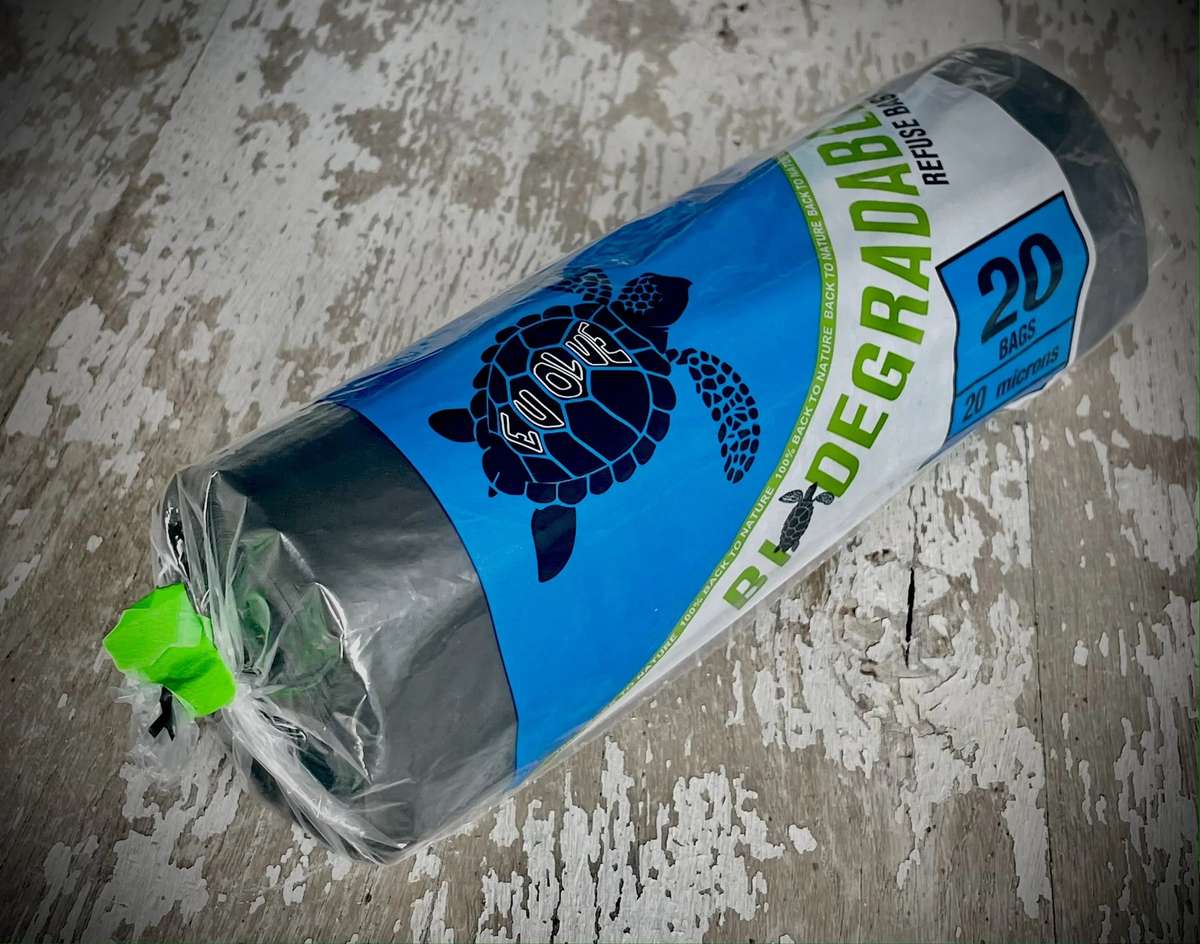 Biodegradable Refuse Bags on a Roll Black