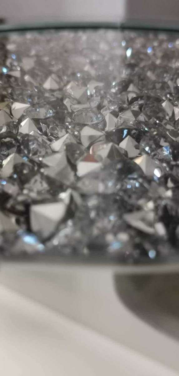 Calgary Claire Round Diamant Side Table