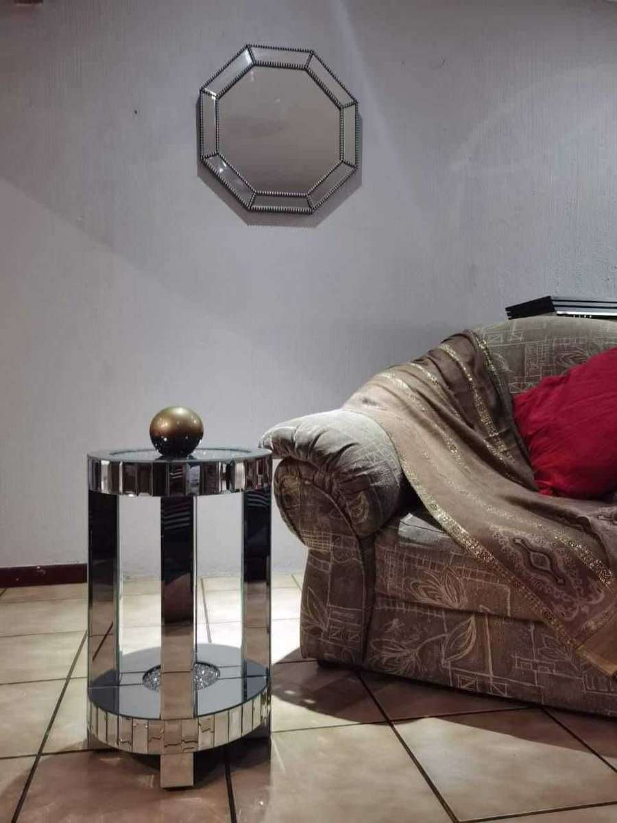 Calgary Claire Round Diamant Side Table