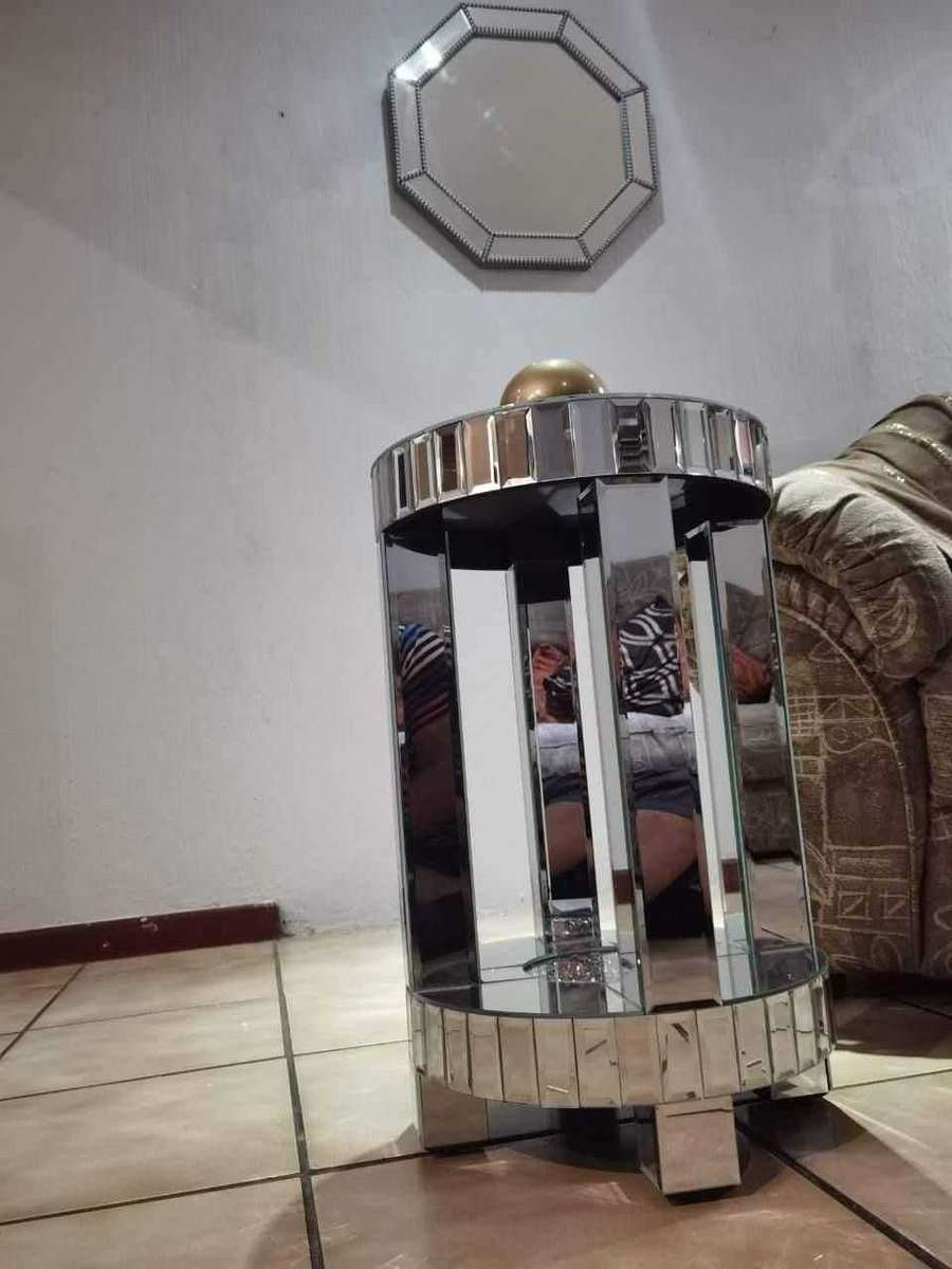 Calgary Claire Round Diamant Side Table