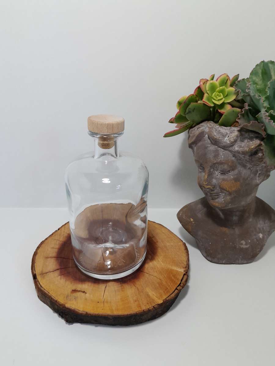 Herbalist Glass Bottle with Bar Stopper 750 ml