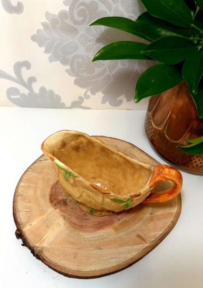 1950s Vintage Brentleigh Ware Ceramic Gravy / Sauce Boat  Leaf Design
