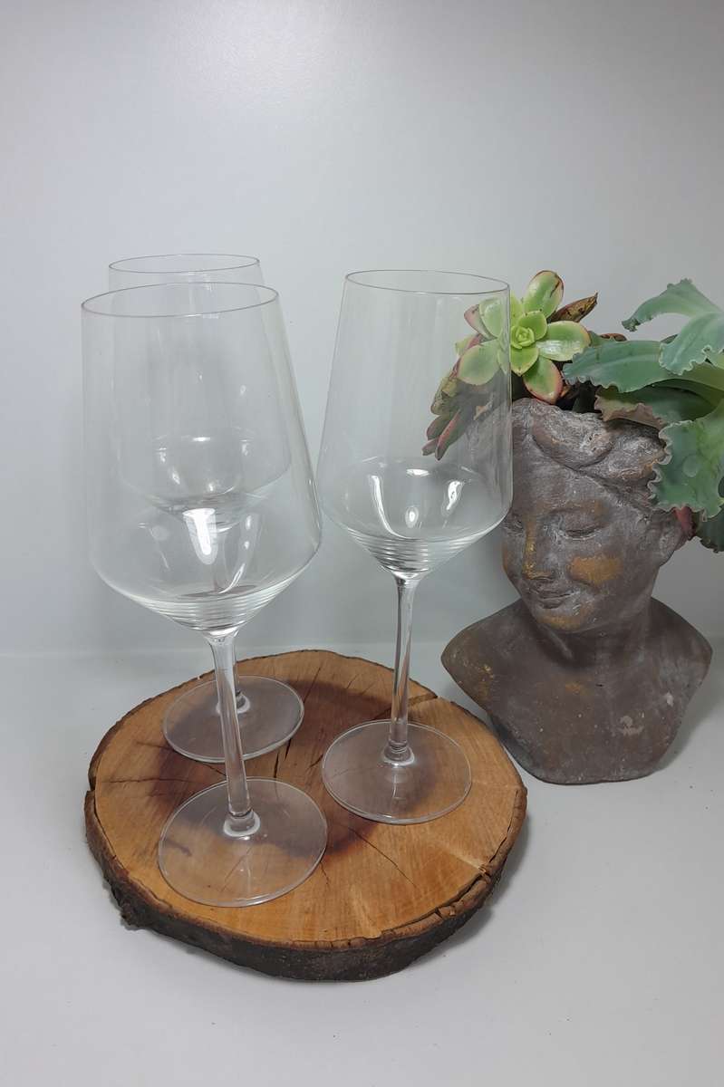 Set of 3 Tall Stemmed Wine Glasses