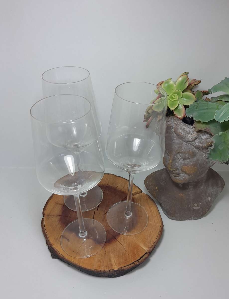 Set of 3 Tall Stemmed Wine Glasses