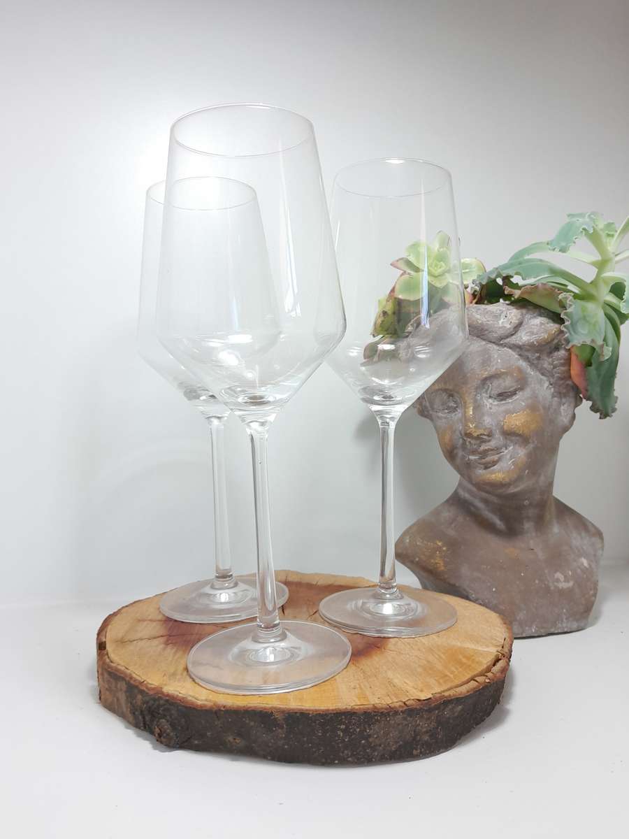 Set of 3 Tall Stemmed Wine Glasses