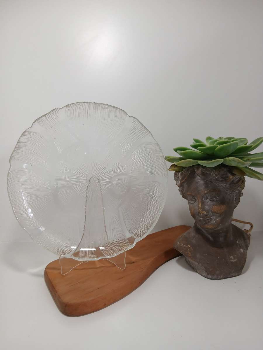 Vintage Arcoroc France Clear Tempered Glass Fleur Plate