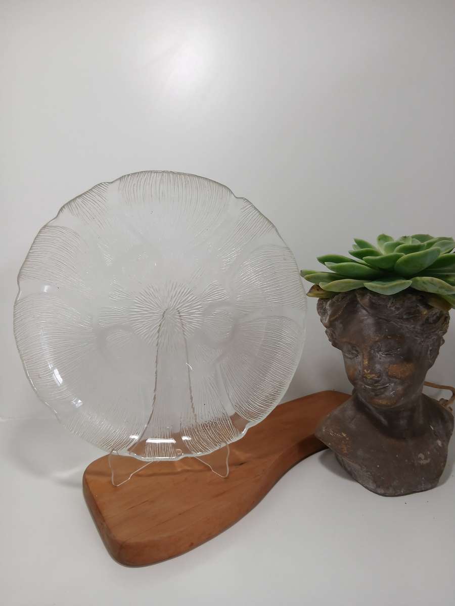 Vintage Arcoroc France Clear Tempered Glass Fleur Plate