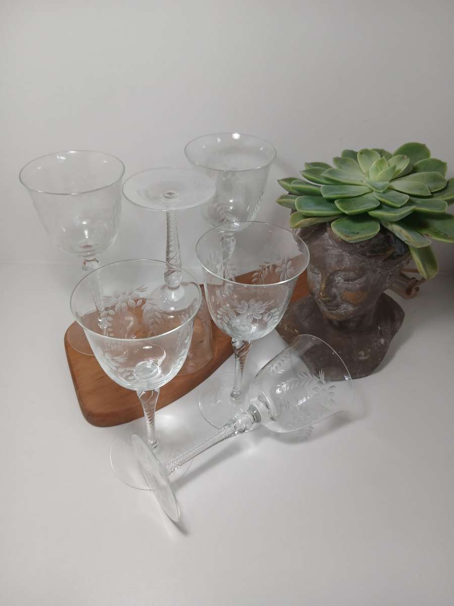 Set of 6 Clear Crystal Amalia Wine Glasses