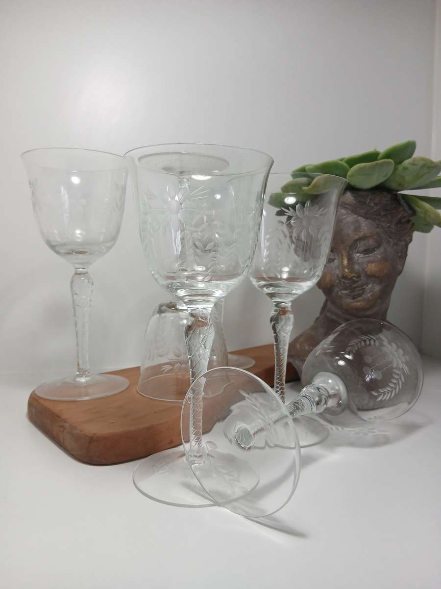 Set of 6 Clear Crystal Amalia Wine Glasses