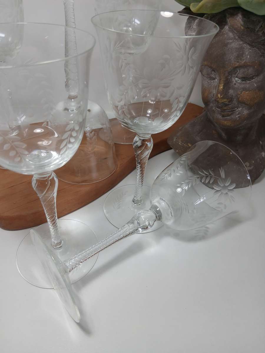 Set of 6 Clear Crystal Amalia Wine Glasses
