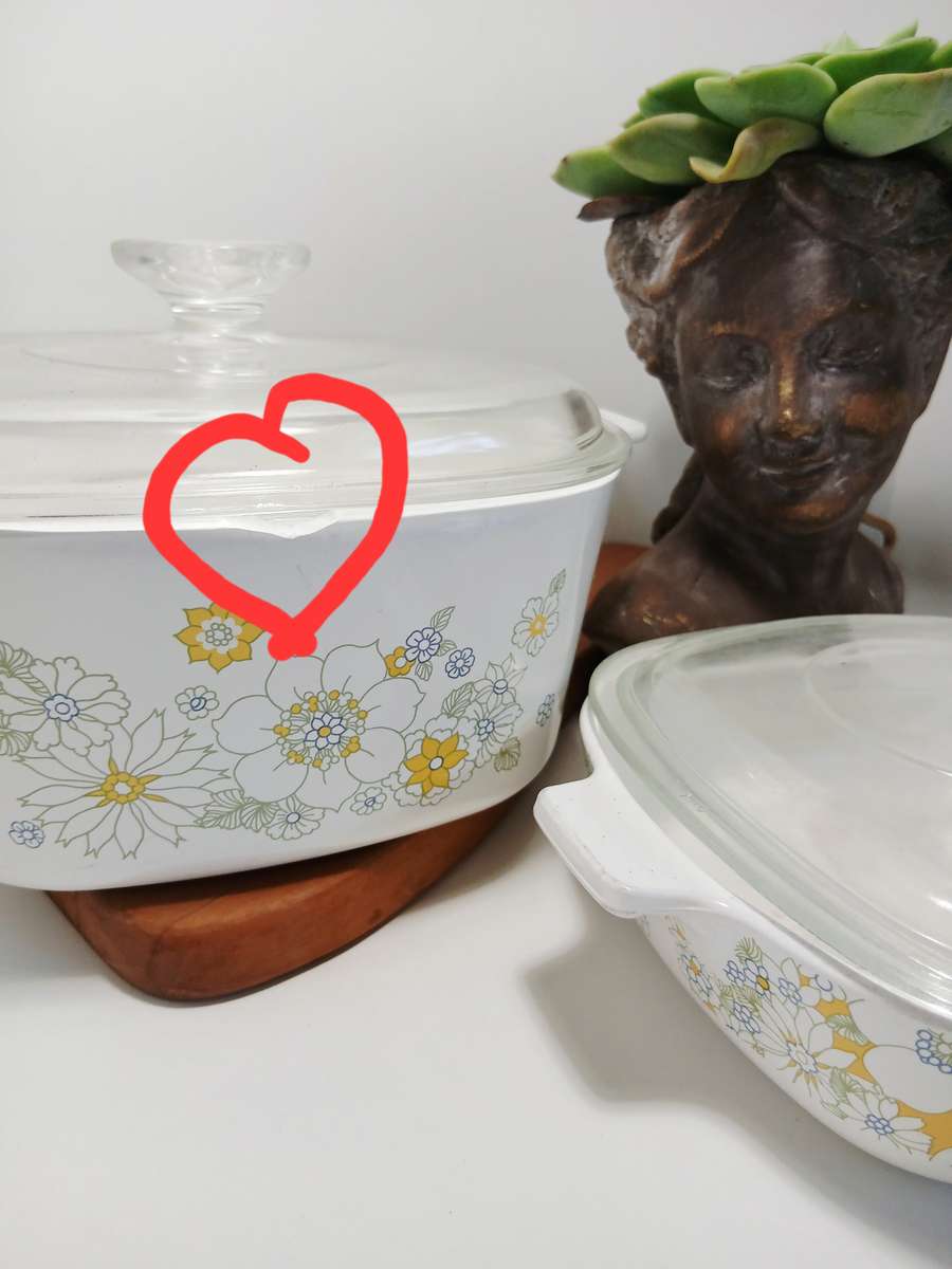 Set of 2 Graduating CorningWare Floral Bouquet Casseroles