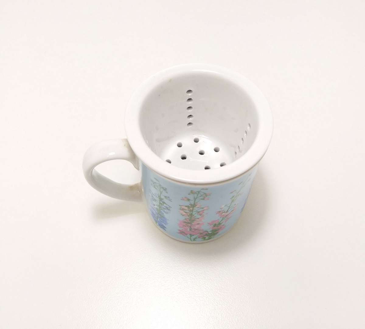 Porcelain Mug Fitted With Removable Porcelain Infuser