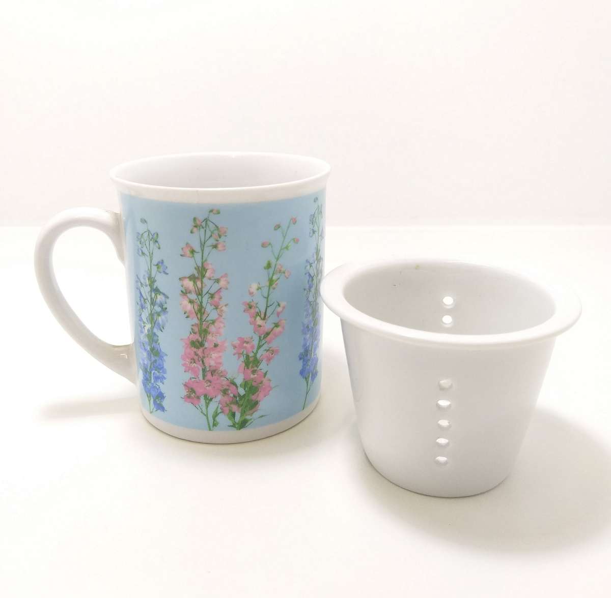 Porcelain Mug Fitted With Removable Porcelain Infuser